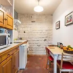 Bright 40M With Old World Charm In Paris