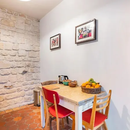 Bright 40m With Old World Charm In * Parigi